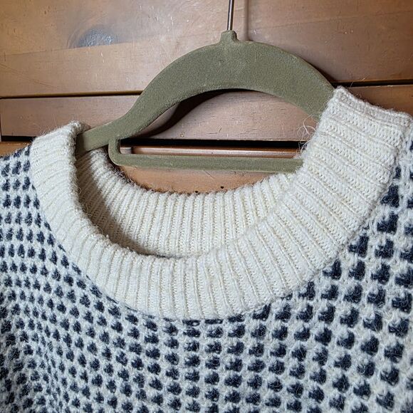 Old Navy Cream Blue Nordic Sweater Size Large Cozy Winter Cottagecore - Picture 4 of 7